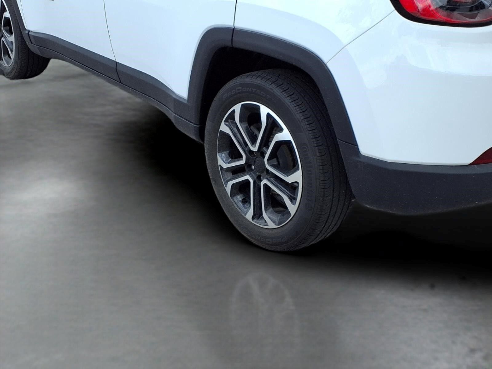 Used 2022 Jeep Compass Limited AWD/4WD image 18
