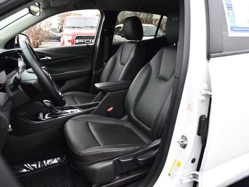 Used 2024 Buick Encore GX Sport Touring image 19