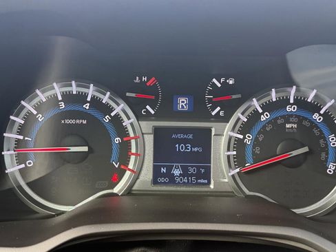 Used 2016 Toyota 4Runner SR5 Premium image 13