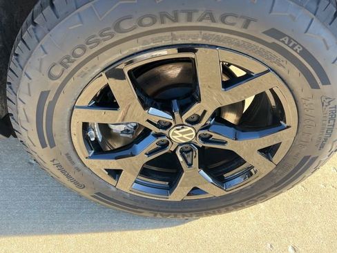 New 2026 Volkswagen Atlas Peak Edition image 10