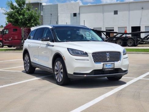 Used 2022 Lincoln Corsair Reserve w/ Equipment Group 201A FWD image 3