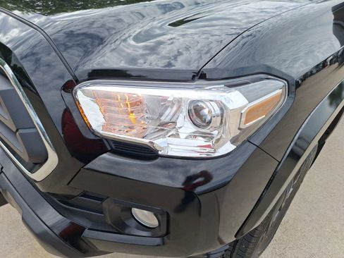 Used 2023 Toyota Tacoma SR5 RWD image 10