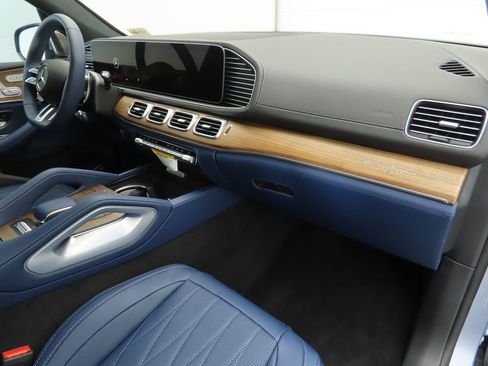 New 2026 Mercedes-Benz GLS 63 AMG 4MATIC image 17