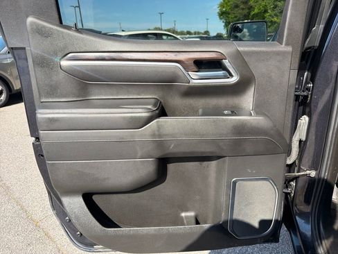 Used 2025 GMC Sierra 1500 SLT AWD/4WD image 23