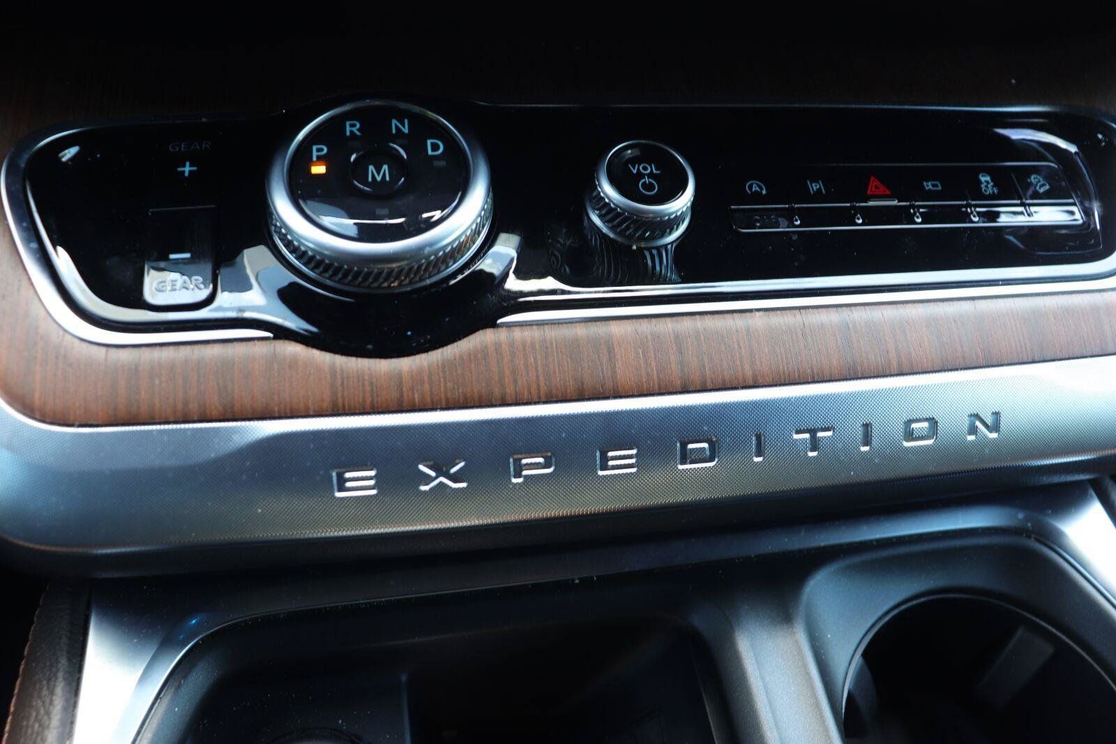 Used 2025 Ford Expedition King Ranch AWD/4WD image 42