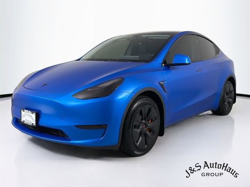 Used 2025 Tesla Model Y Long Range AWD/4WD image 3