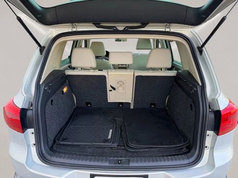Used 2013 Volkswagen Tiguan SE image 24