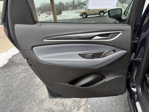 Used 2020 Buick Enclave Essence image 16