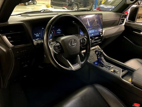 Used 2024 Lexus GX 550 image 16
