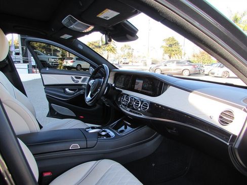 Used 2018 Mercedes-Benz S 560 4MATIC Sedan image 48