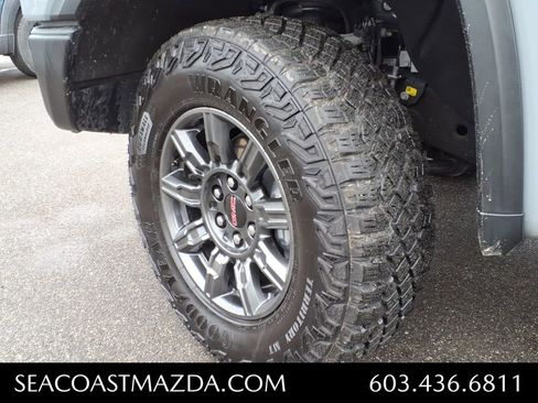 Used 2024 GMC Sierra 1500 AT4X image 12