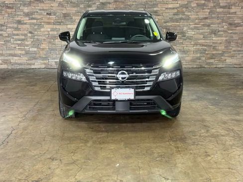 Certified 2025 Nissan Rogue SV AWD/4WD image 2