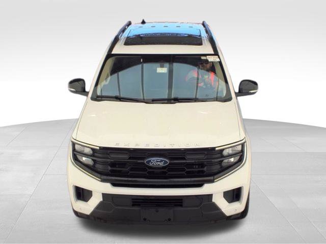 Used 2025 Ford Expedition Active AWD/4WD image 2