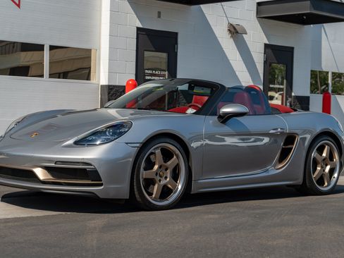 Used 2021 Porsche 718 Boxster RWD image 18