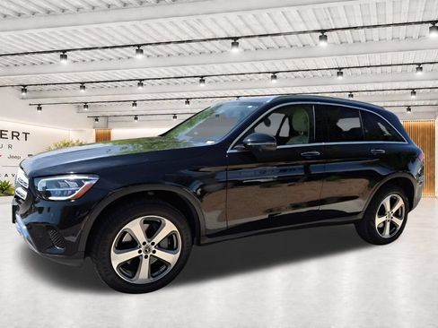 Used 2022 Mercedes-Benz GLC 300 4MATIC w/ Driver Assistance Package image 5