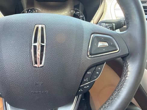 Used 2019 Lincoln MKC Reserve FWD image 30