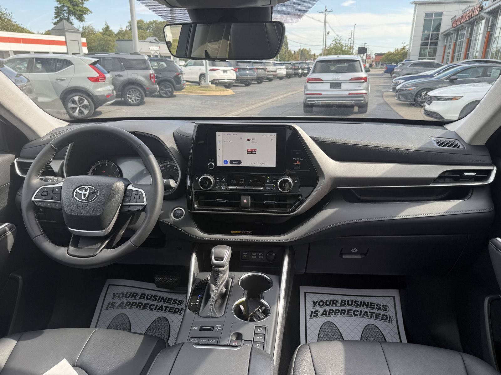 Used 2026 Toyota Highlander XLE AWD/4WD image 25