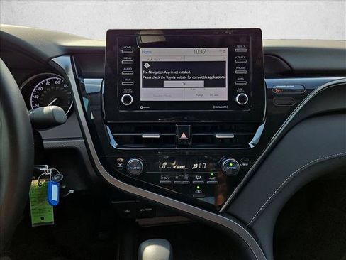 Used 2024 Toyota Camry SE FWD image 14