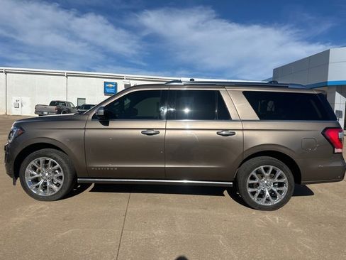 Used 2019 Ford Expedition Max Platinum image 2