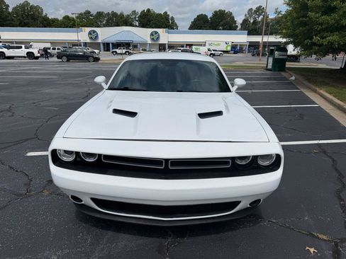 Used 2021 Dodge Challenger SXT RWD image 2
