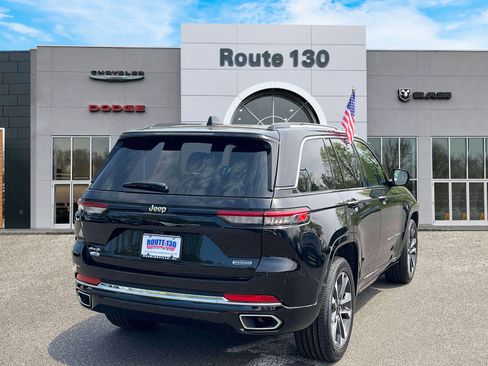 Used 2023 Jeep Grand Cherokee Overland AWD/4WD image 4