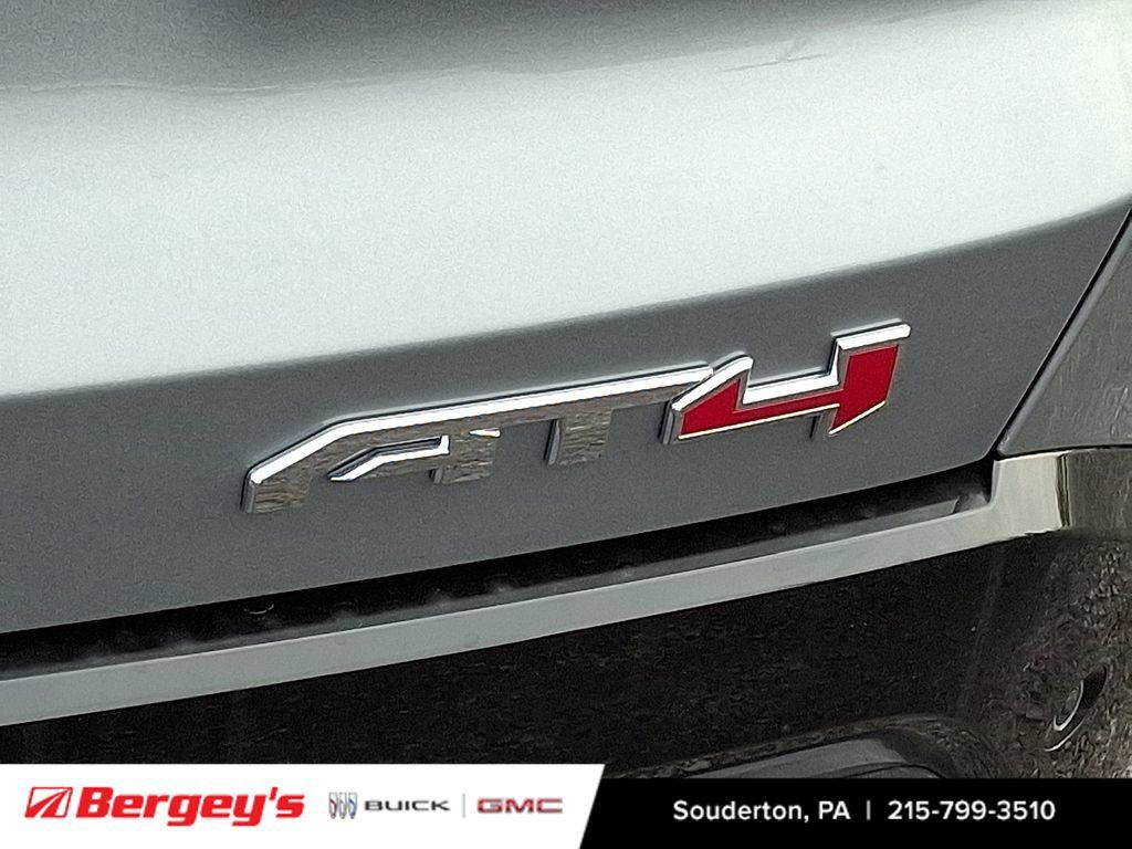 New 2026 GMC Terrain AT4 w/ LPO, Black Badging Package AWD/4WD image 21