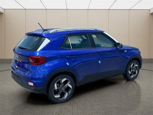 New 2025 Hyundai Venue SEL image 3