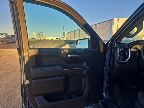 Used 2020 Chevrolet Silverado 1500 LT image 12