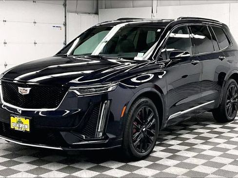Used 2022 Cadillac XT6 Sport w/ Platinum Package AWD/4WD image 12