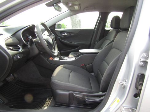 Used 2020 Chevrolet Malibu LS FWD image 11