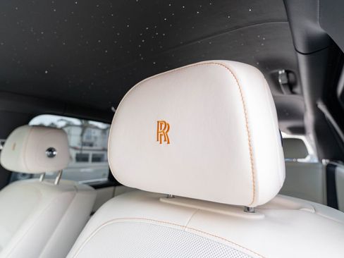 Used 2022 Rolls-Royce Cullinan Black Badge w/ Dark Exterior Package AWD/4WD image 10