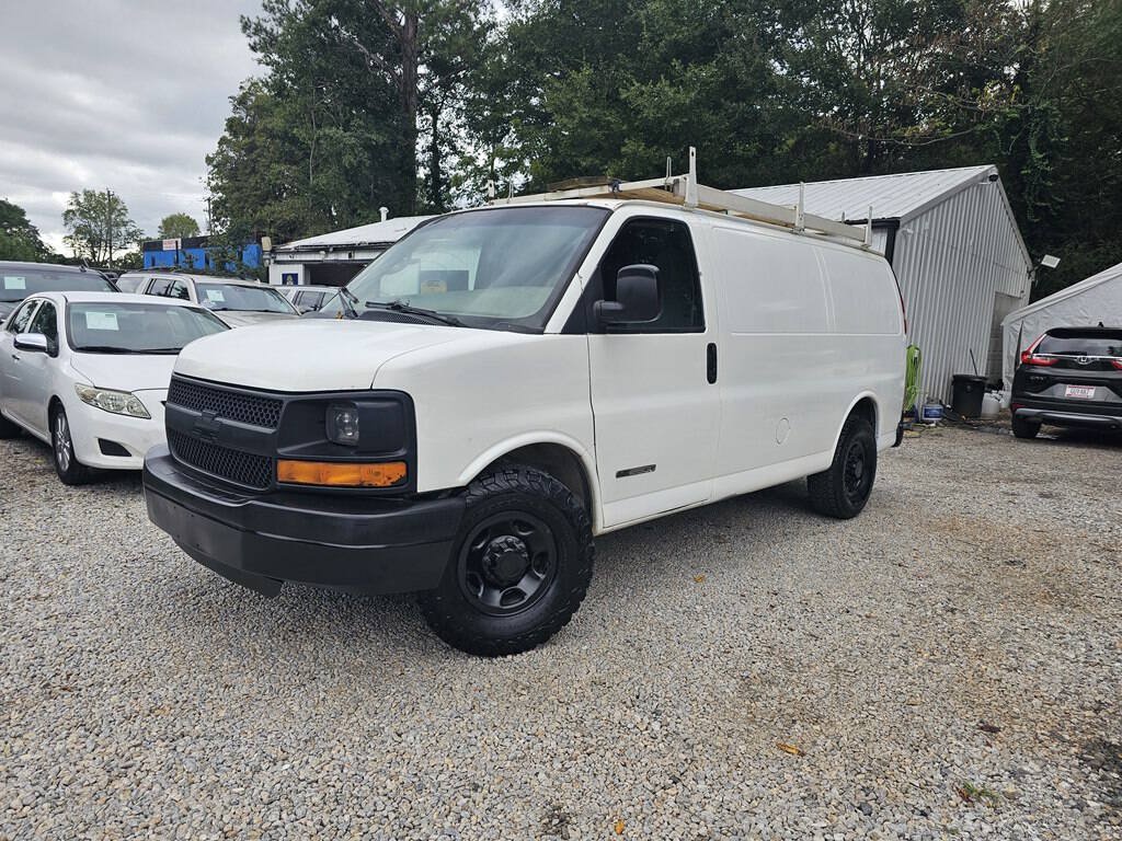 Used 2005 GMC Savana 2500 RWD image 1