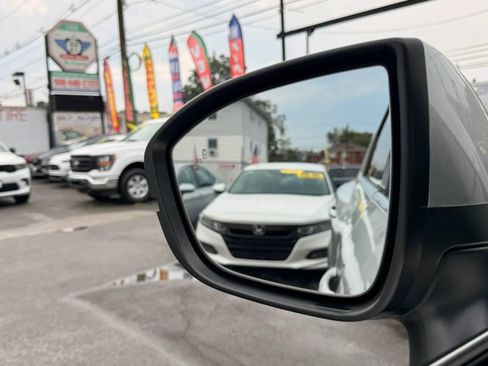 Used 2024 Nissan Pathfinder SV FWD image 28
