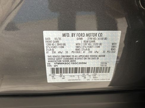 Used 2025 Ford Explorer ST w/ Sun And Sound Package AWD/4WD image 30