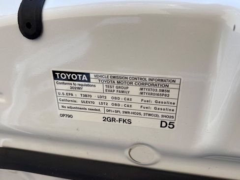 Used 2021 Toyota Tacoma TRD Off-Road w/ Technology Package AWD/4WD image 39