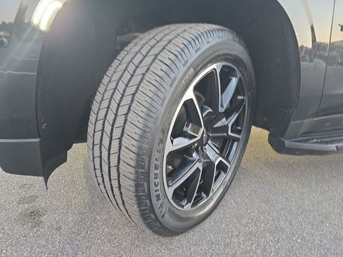 Used 2022 Chevrolet Tahoe RST w/ Luxury Package image 34