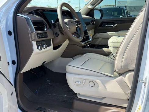New 2026 GMC Yukon Denali AWD/4WD image 13