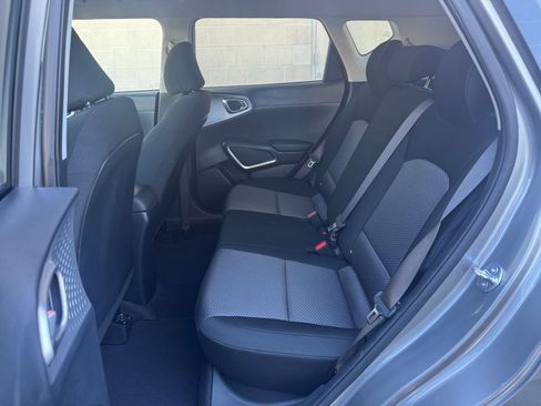 Used 2025 Kia Soul LX w/ LX Technology Package image 23