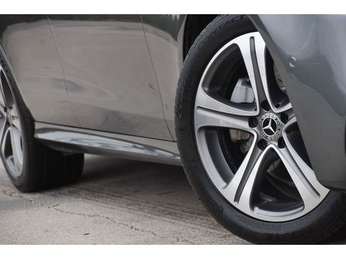 Used 2019 Mercedes-Benz E 300 4MATIC image 9