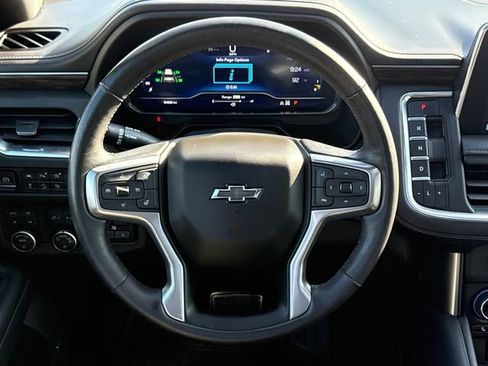 Used 2022 Chevrolet Suburban Z71 w/ Z71 Off-Road Package AWD/4WD image 14