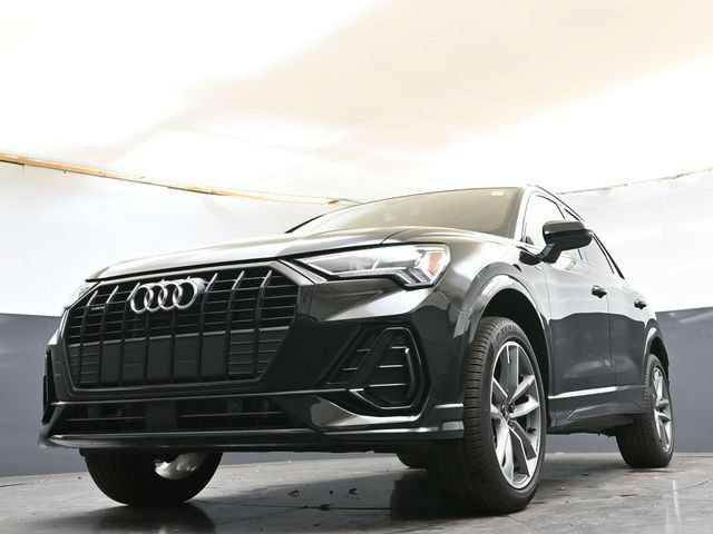 Used 2024 Audi Q3 2.0T Premium w/ Convenience Package AWD/4WD image 31