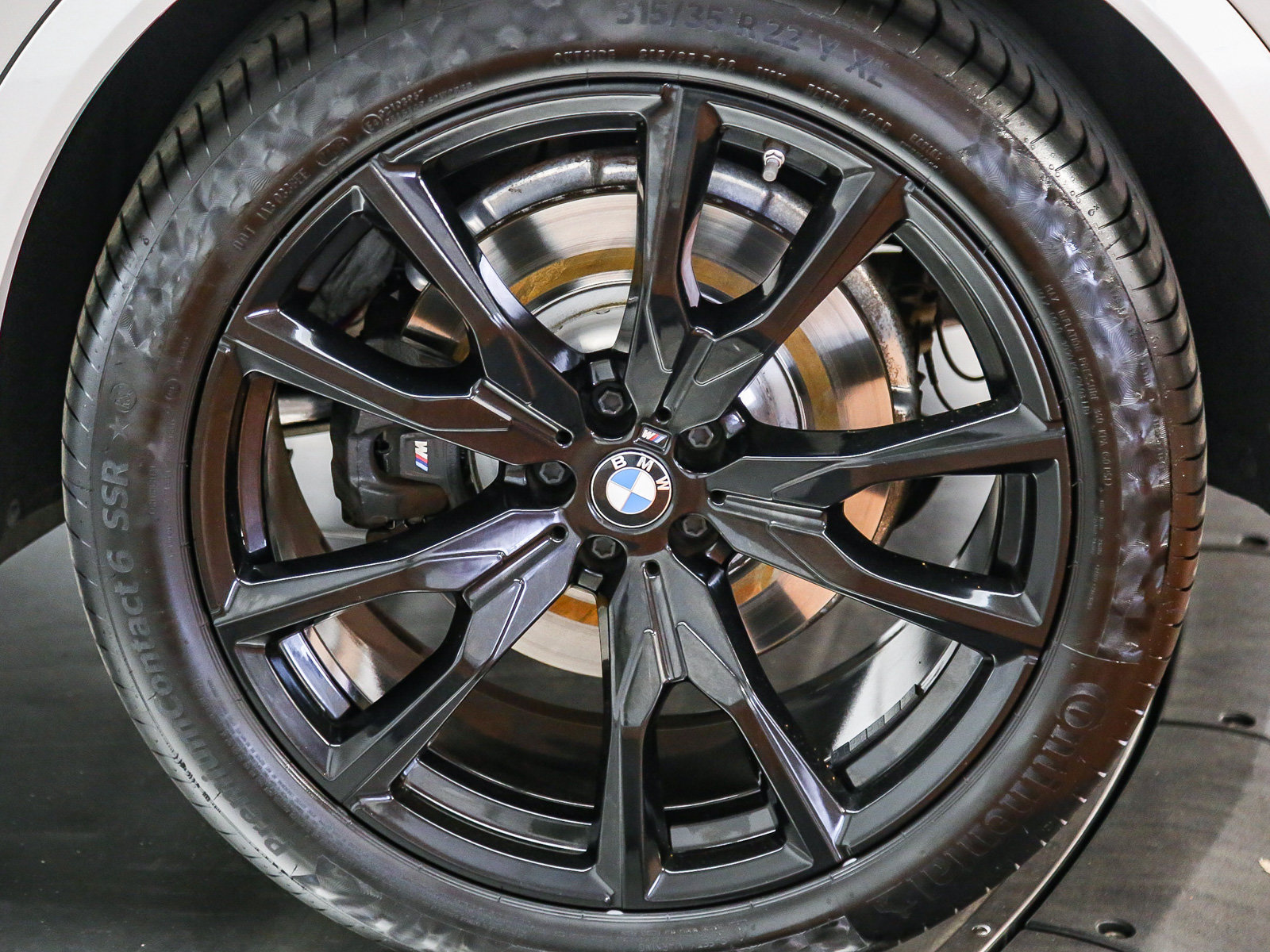 Used 2024 BMW X7 xDrive40i w/ M Sport Package AWD/4WD image 11