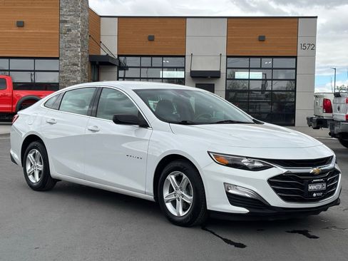 Used 2023 Chevrolet Malibu LS image 1