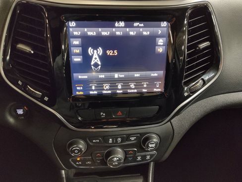 Used 2019 Jeep Cherokee High Altitude image 25