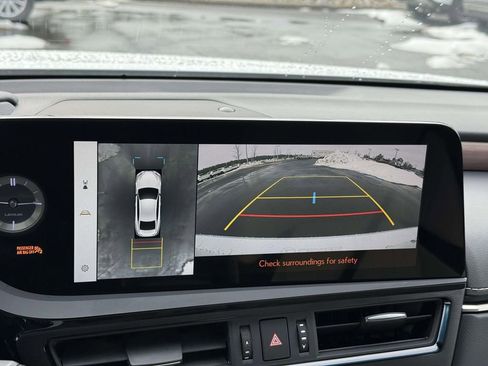 Used 2024 Lexus ES 300h Ultra Luxury image 11