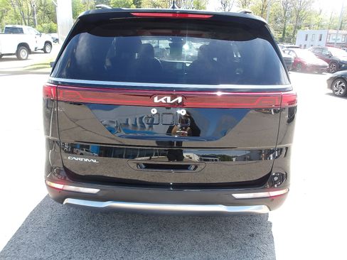 Used 2024 Kia Carnival SX Prestige FWD image 5