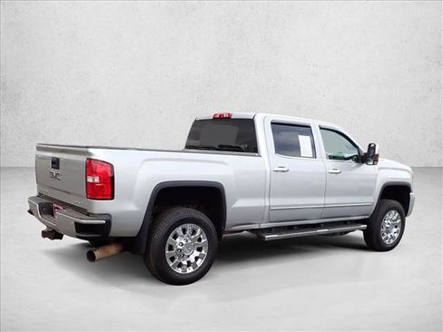 Used 2019 GMC Sierra 2500 Denali w/ Duramax Plus Package image 4