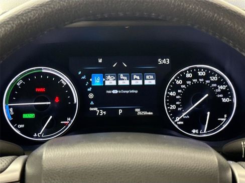 Used 2023 Toyota Sienna Limited FWD image 20
