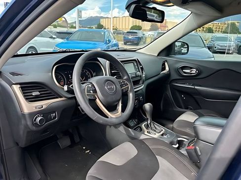 Used 2015 Jeep Cherokee Sport FWD image 22