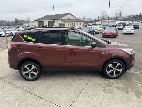 Used 2018 Ford Escape SEL image 4
